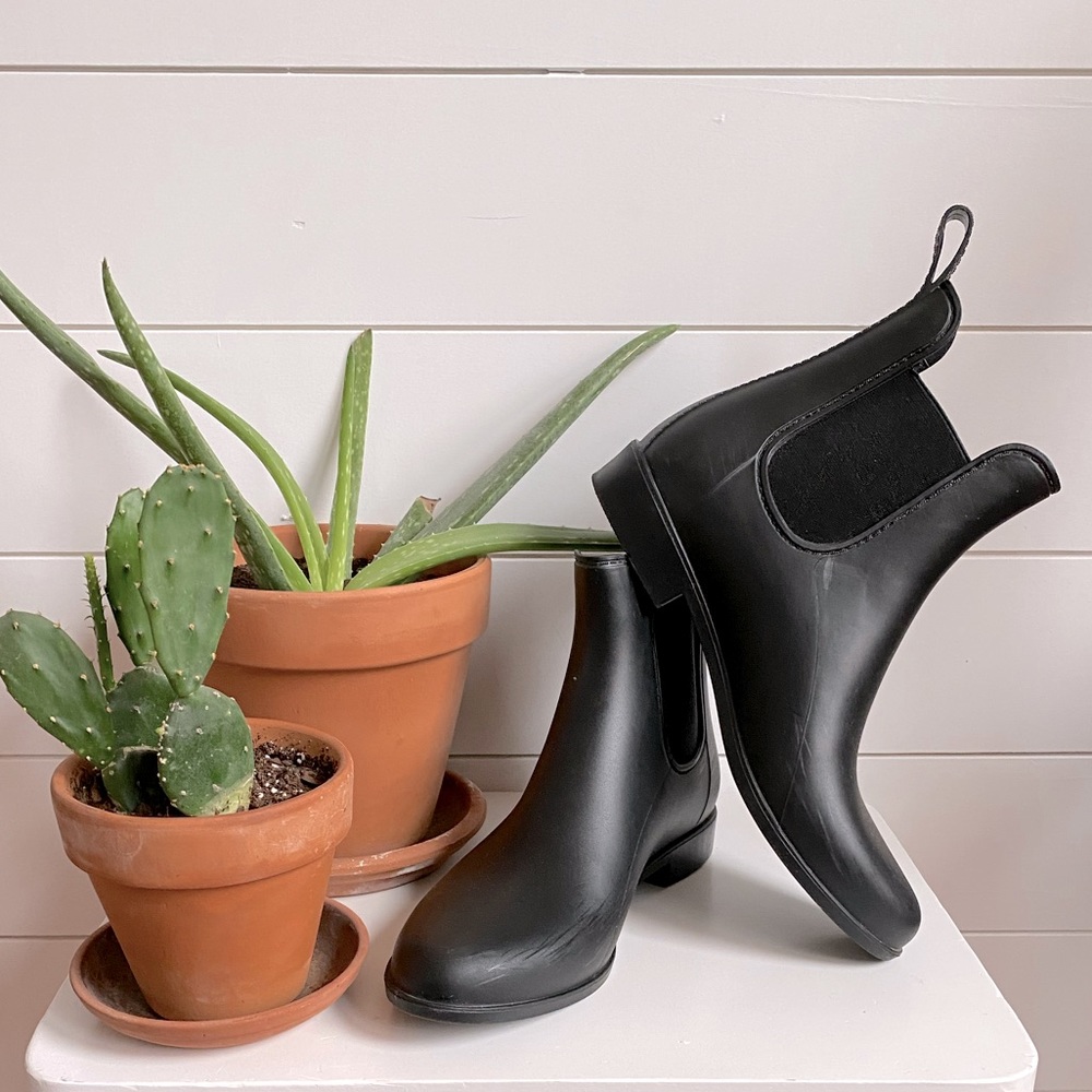 MERONA Chelsea Boots // size 8